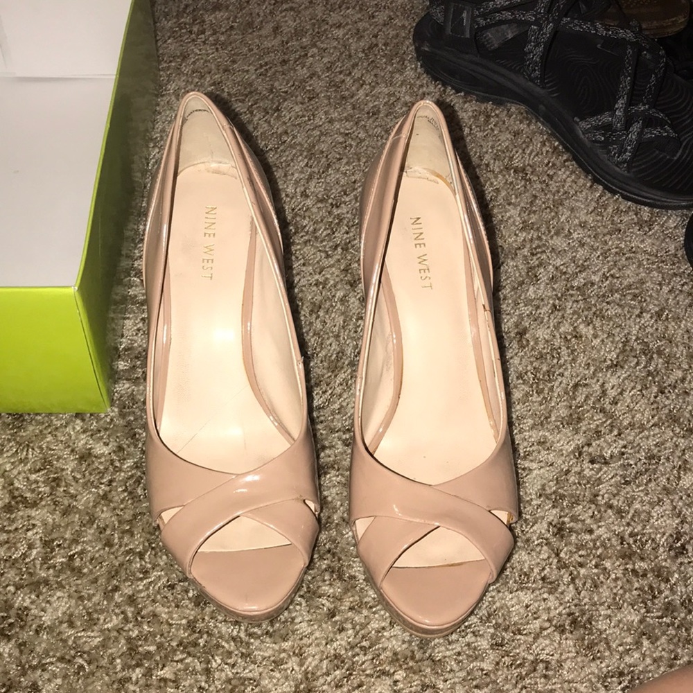 tan nun west heels